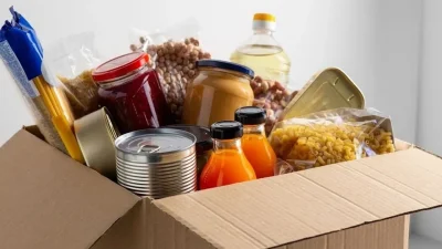 Malta Mahallesi Muhtarı Nebahat Çamkıran, Ramazan ayında ihtiyaç sahiplerine İzmit