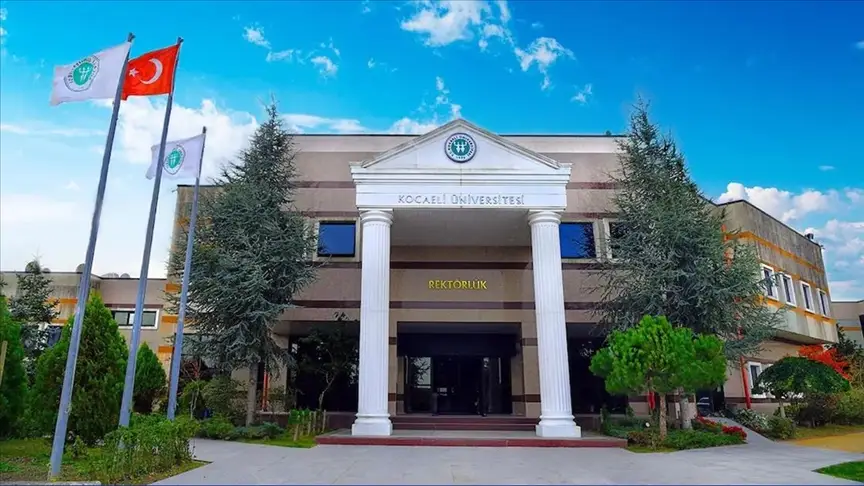 Kocaeli’de etkili olan kar yağışı nedeniyle Kocaeli Valiliği, il genelinde