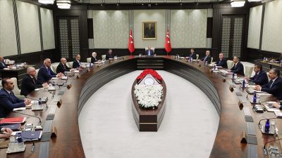 Cumhurbaşkanı Erdoğan başkanlığındaki kabine toplantısında dış politika, terörle mücadele ve