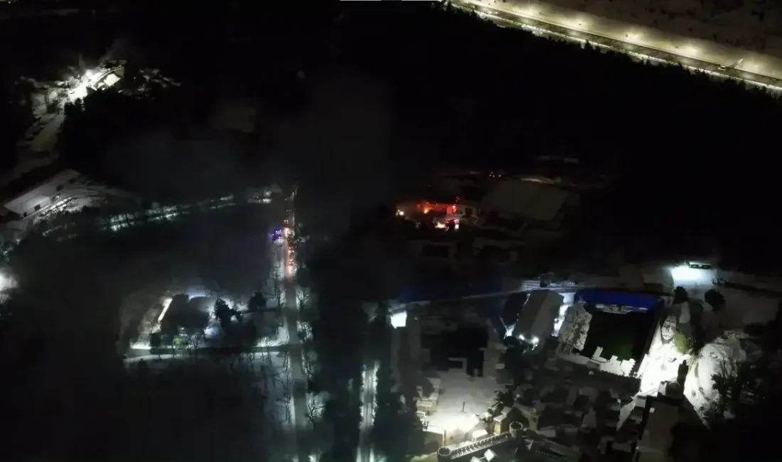 TRT’ye ait film platosunda çıkan yangın, kısa sürede korku dolu