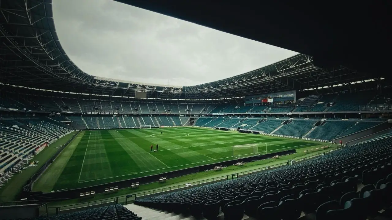 Süper Lig’in 18. haftasında temsilcimiz Kocaelispor, sahasında Trabzonspor ile karşılaşacak.
