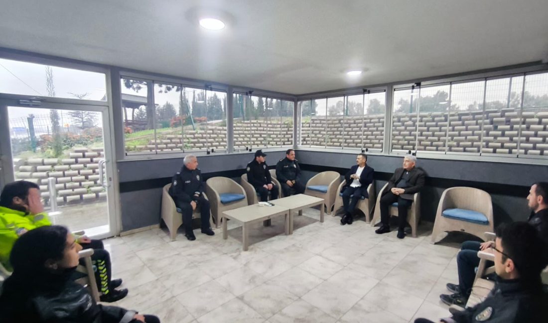 Kocaeli Valisi İlhami Aktaş, Gebze ilçesinde bulunan Trafik Uygulama Noktasını