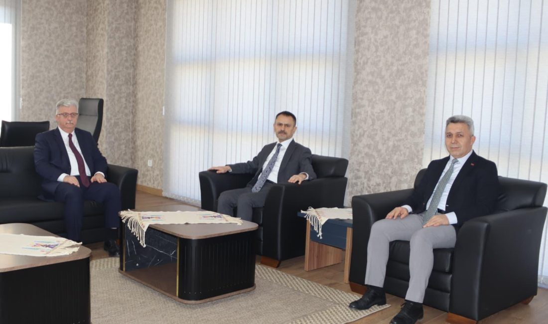 Kocaeli Valisi İlhami Aktaş, kurum ziyaretleri kapsamında Kandıra ilçesinde bir