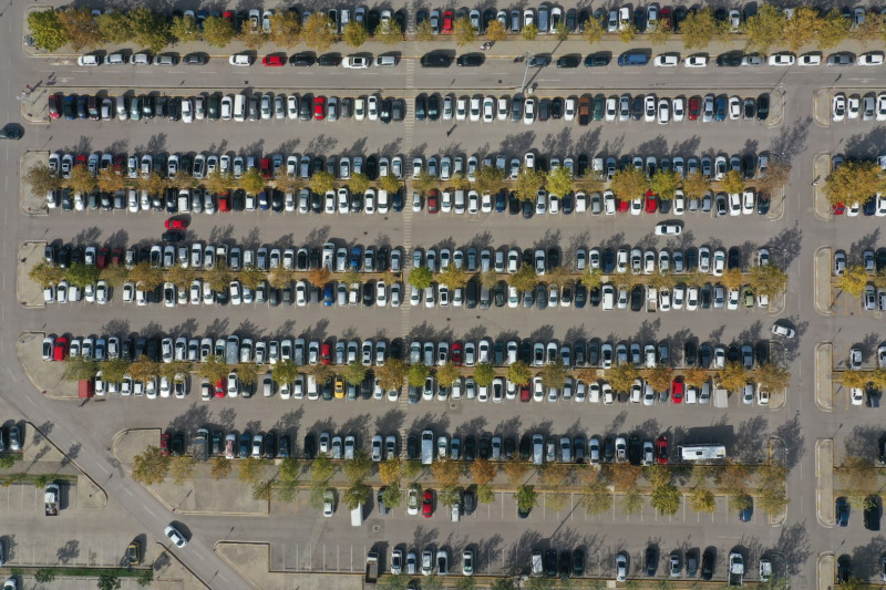 Kocaeli Büyükşehir Belediyesi, kent genelinde artan otopark ihtiyacına kalıcı bir