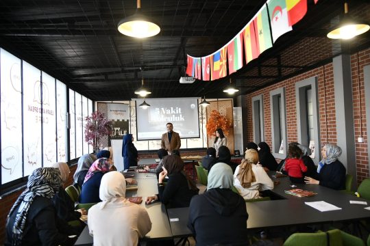 M. Yasin Özlü, vatandaşları namaza yöneltmek ve ibadet alışkanlığı kazandırmak