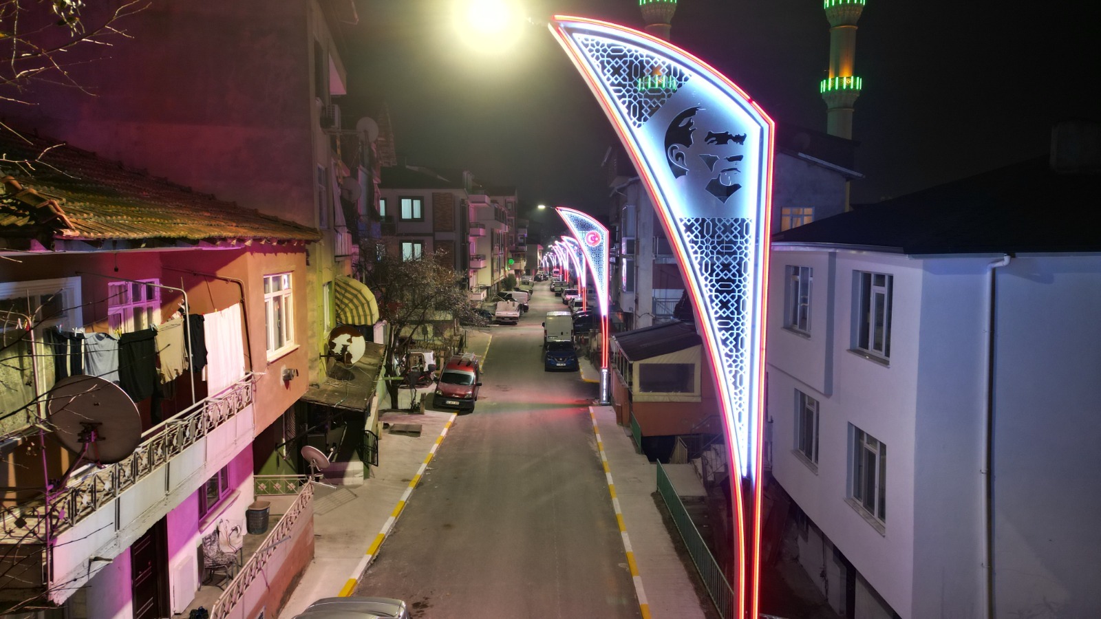 İzmit Belediyesi, Bekirdere Mahallesi Başaran Caddesi’nde yürüttüğü üst yapı ve