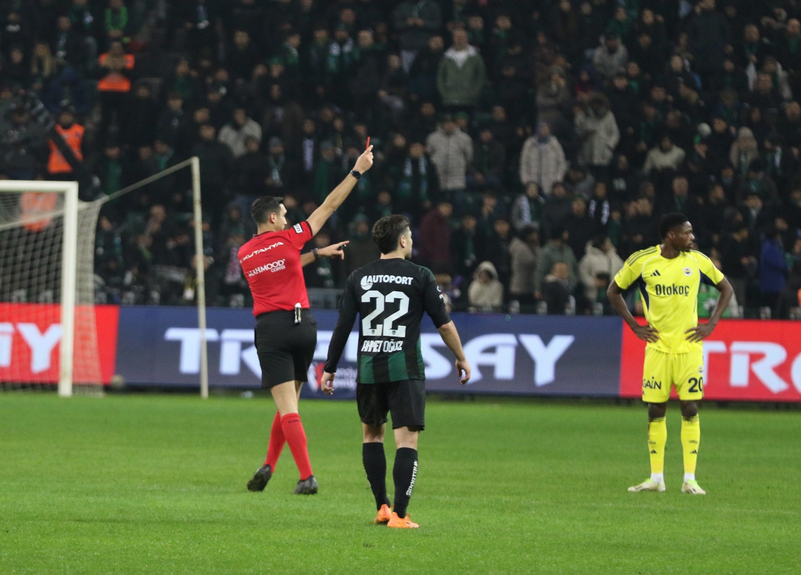 Süper Lig’in 20. haftasında Fenerbahçe’yi ağırlayan Kocaelispor, baskılı oyunu ve