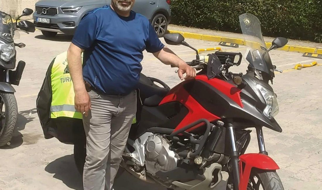 Sakarya Pamukova arasındaki karayolunda hatalı sollama yapan motosiklet sürücüsü otomobille