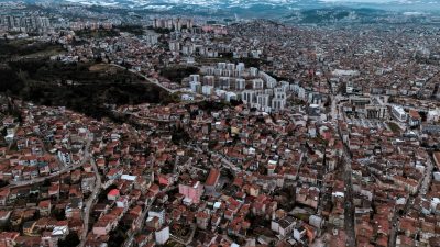 Kocaeli’nin Veliahmet ve Hacıhızır mahallelerinde riskli alanların dönüşüm süreci resmileşti,