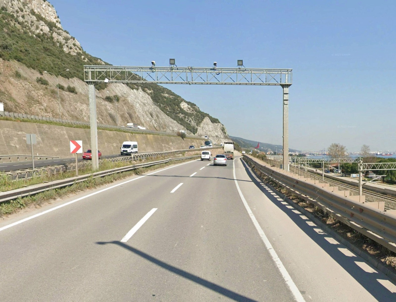 Kocaeli UKOME, D-100 kara yolundaki hız limitlerini yeniden belirledi. Toplantıda