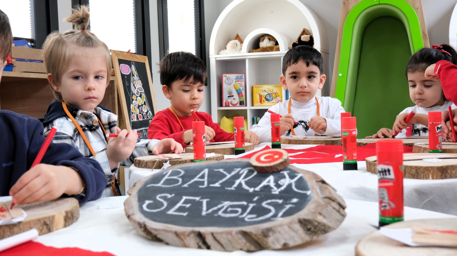 Kocaeli Büyükşehir Belediyesi’ne bağlı Lokomotif Çocuk Köyü’nde haftanın ilk dersi