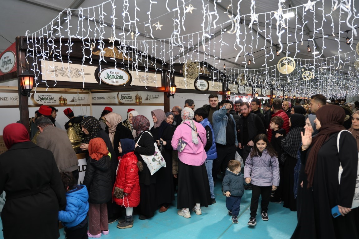 Kartepe Belediyesi tarafından düzenlenen Ramazan etkinlikleri kapsamında kurulan Ramazan Sokağı