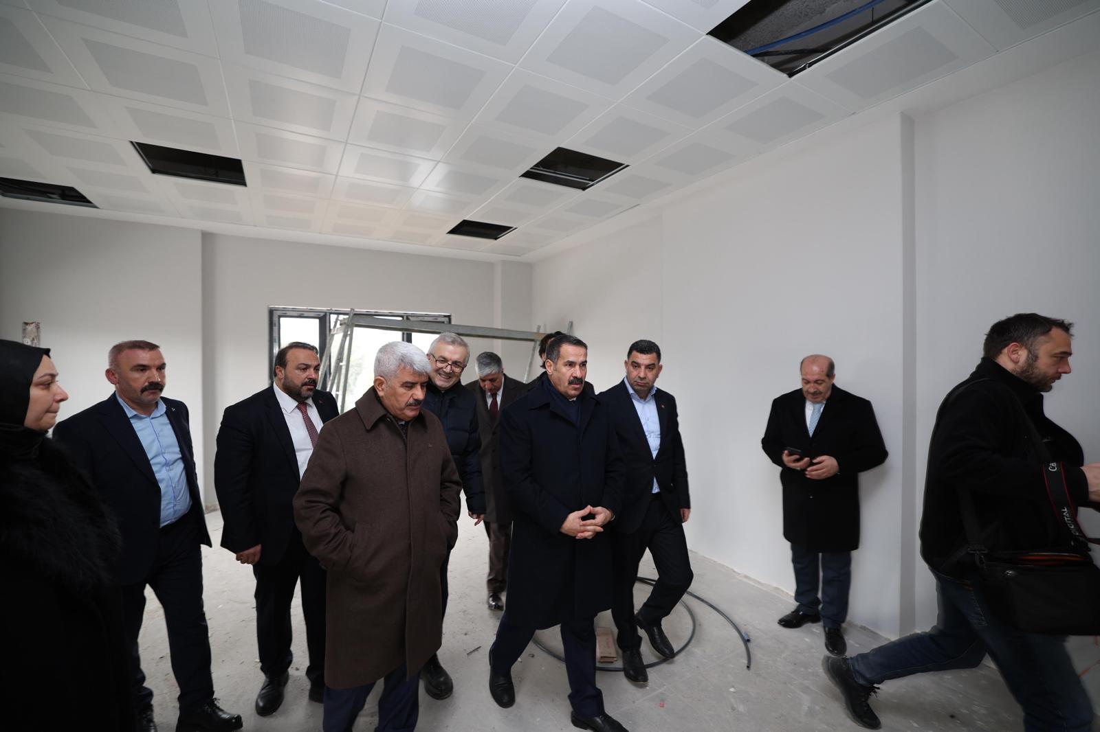 Cumhur İttifakı temsilcileri, Dilovası’nda palyatif bakım merkezinin açılışına katıldı, yapımı