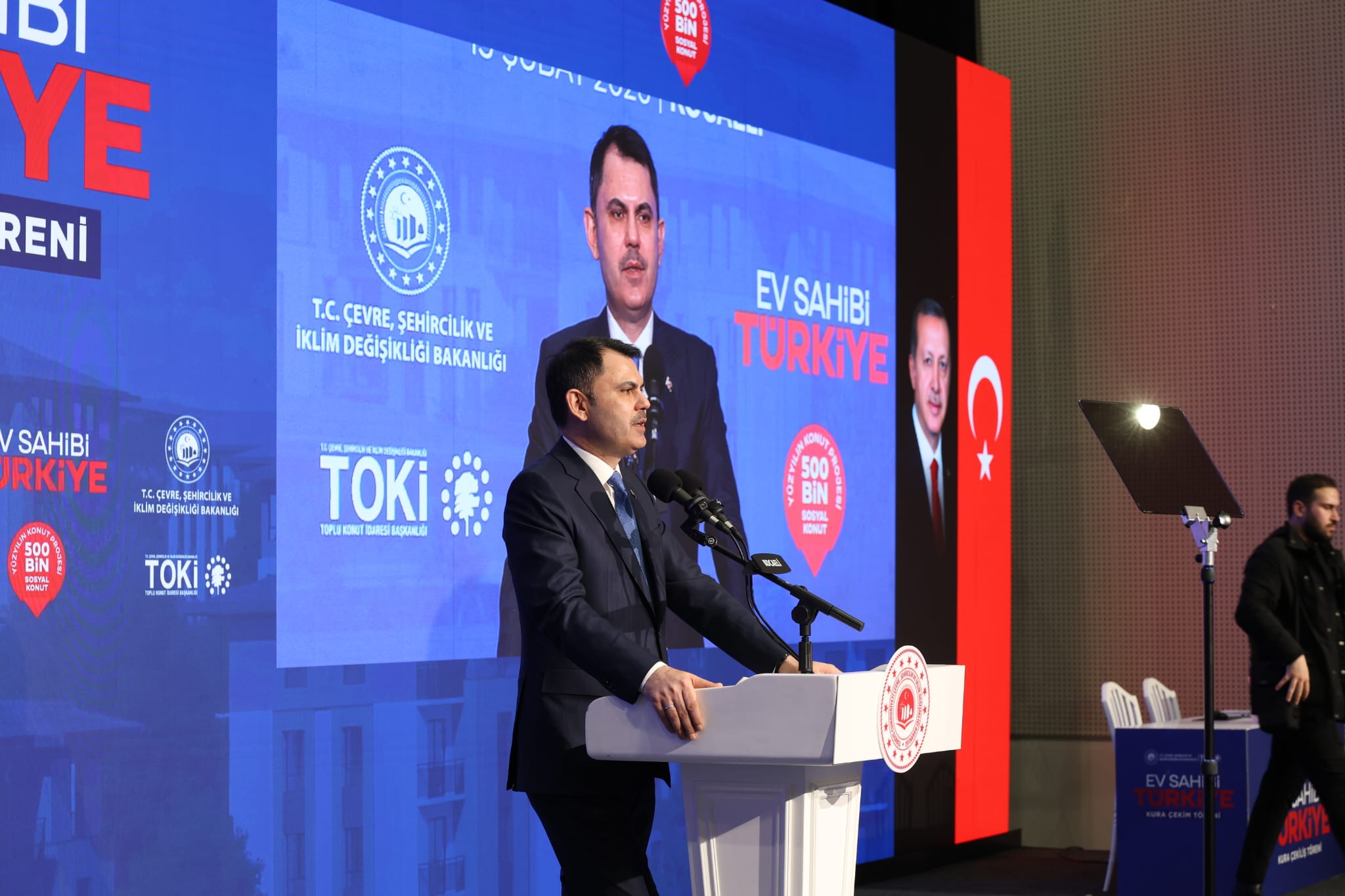 TOKİ kura çekimi programında konuşan Bakan Kurum, Cedit Mahallesi konutlarının