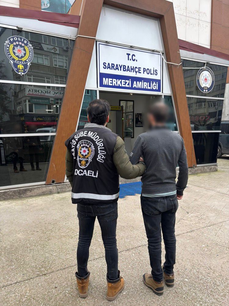 Konutta silahla yağma suçundan 6 yıl hapis cezası bulunan İ.Ç.