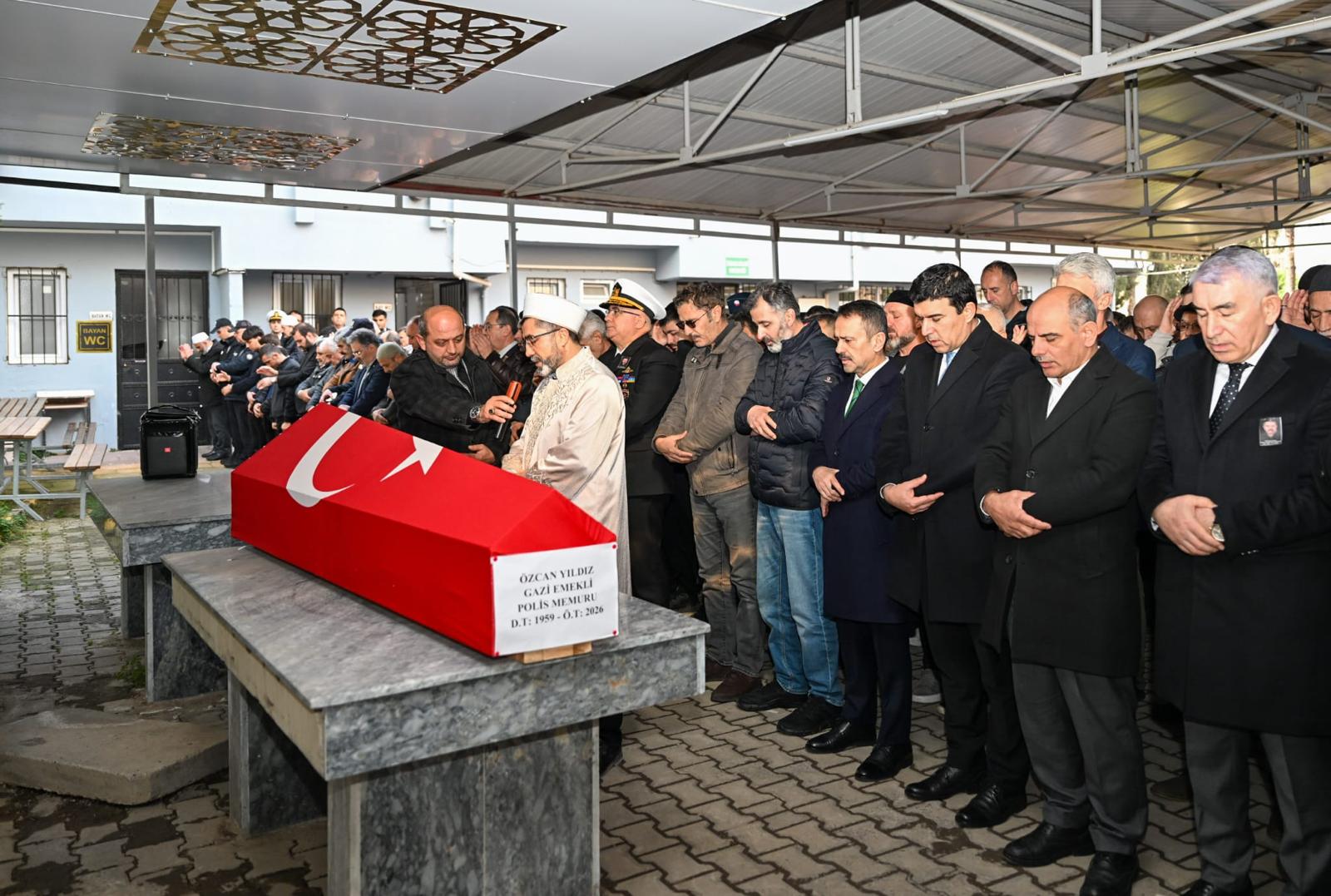 Körfez İGSAŞ Cami’nde kılınan cenaze namazında Vali İlhami Aktaş, şehit