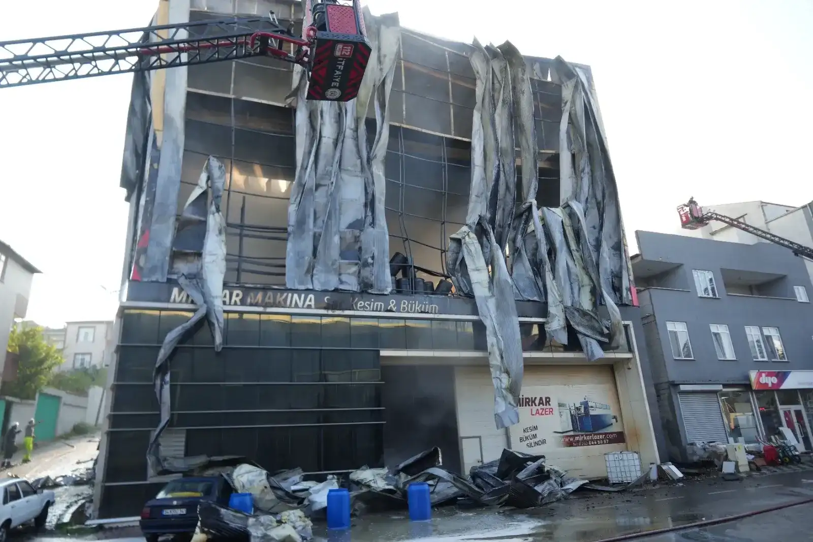 Kocaeli Dilovası’nda 7 işçinin hayatını kaybettiği parfüm dolum fabrikası yangını