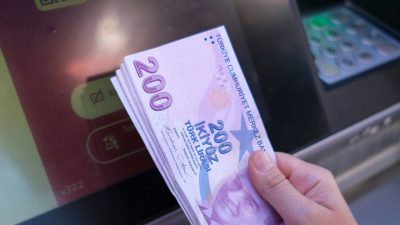 Milyonlarca emeklinin merakla beklediği Kurban Bayramı ikramiyelerine ilişkin beklenen açıklama,