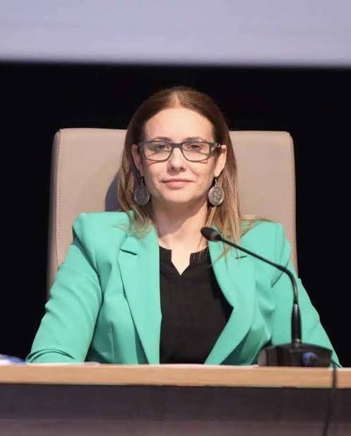 Kocaeli Büyükşehir Belediyesi Başkanvekili Berna Abiş’in annesi Gülhan Abiş, uzun