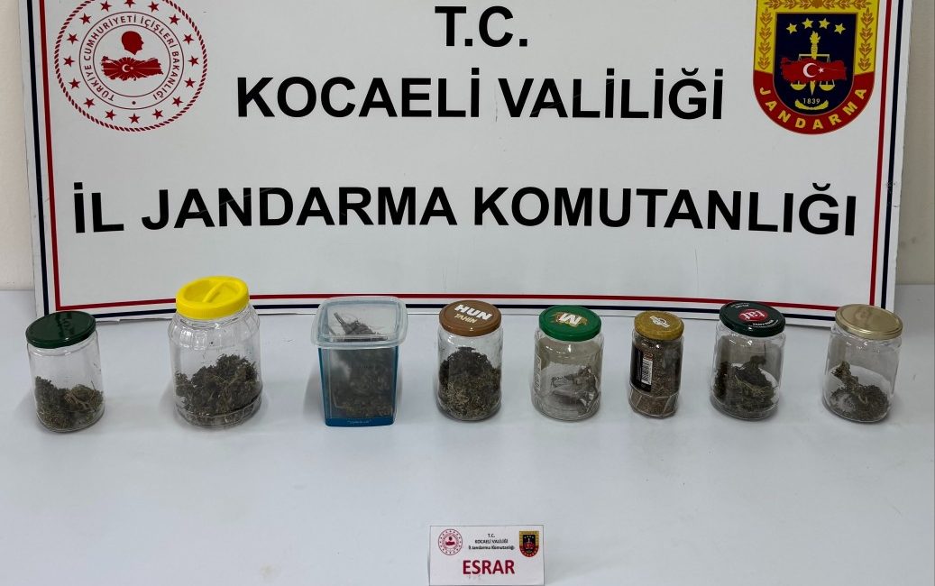 Kocaeli İl Jandarma Komutanlığı ekiplerince Kartepe ve Başiskele’de düzenlenen operasyonda