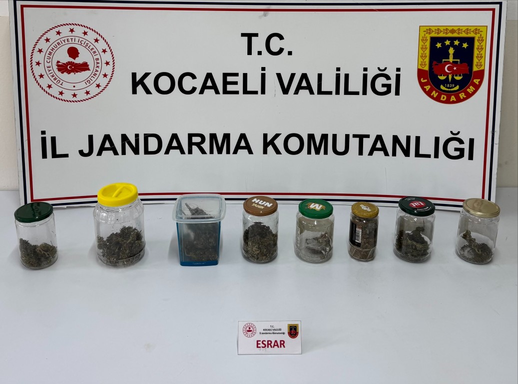 Kocaeli İl Jandarma Komutanlığı ekiplerince Kartepe ve Başiskele’de düzenlenen operasyonda