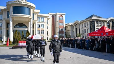 Kocaeli'de 2013-2017 yılları arasında Vali Yardımcısı olarak görev yapan emekli