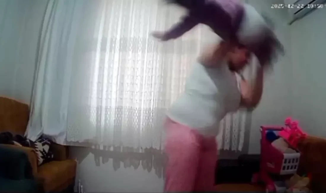 1 yaşındaki kızına şiddet uyguladığı, babanın eve yerleştirdiği gizli kamera