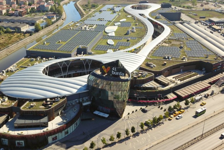 İzmit'te bulunan 41 Burada AVM'nin otopark uygulaması, teknik aksaklıklar ve