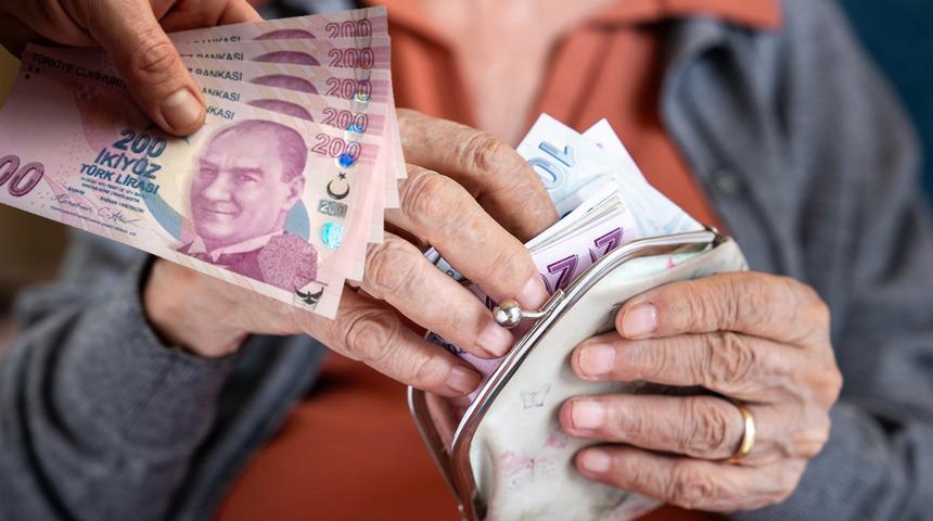 SGK, Ramazan Bayramı öncesinde emeklilere yapılacak ikramiye ödemelerine ilişkin önemli