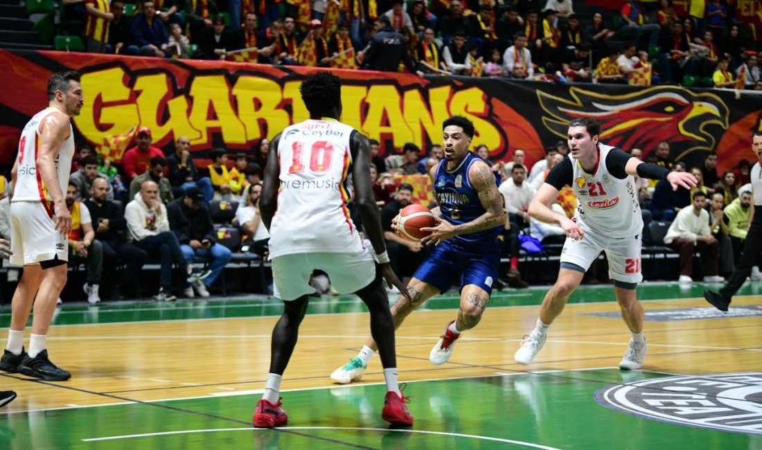 Türkiye Basketbol Ligi’nde (TBL) fırtına gibi esen lider Çayırova Belediyesi,