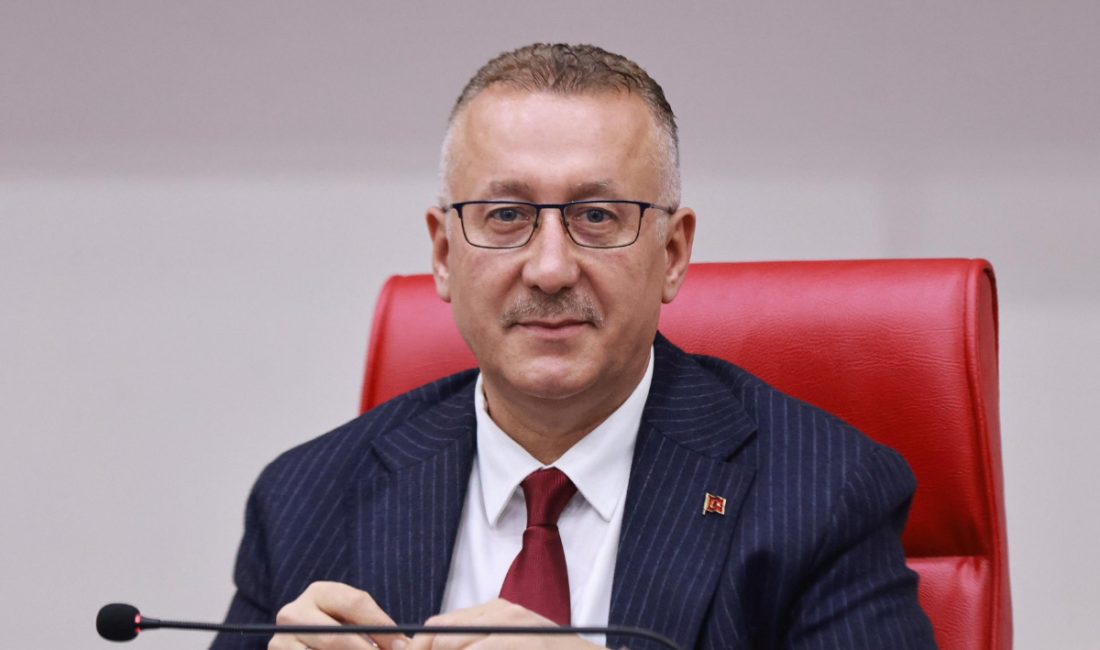 Adapazarı Belediye Başkanı Mutlu Işıksu, özel kalem müdürlüğünde görevli bir