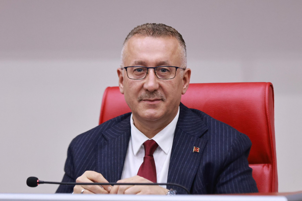 Adapazarı Belediye Başkanı Mutlu Işıksu, özel kalem müdürlüğünde görevli bir