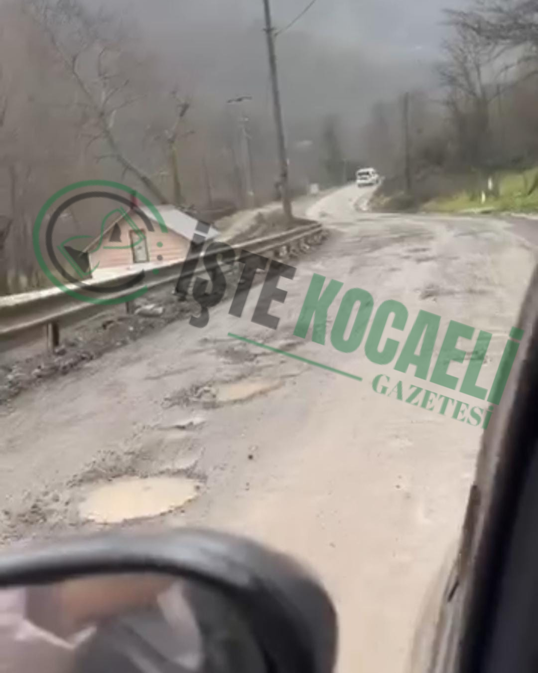 Kocaeli’nin Gölcük ilçesine bağlı Lütfiye Mahallesi sakinleri, düzeltilmeyen yollar nedeniyle
