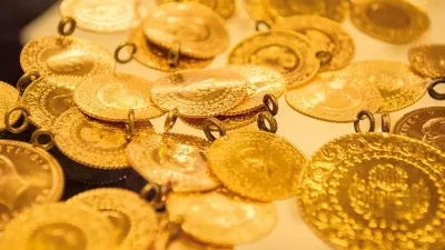 Altın piyasalarındaki ani dalgalanma Kocaeli’de hareketliliği zirveye taşıdı. Vatandaşlar ellerindeki