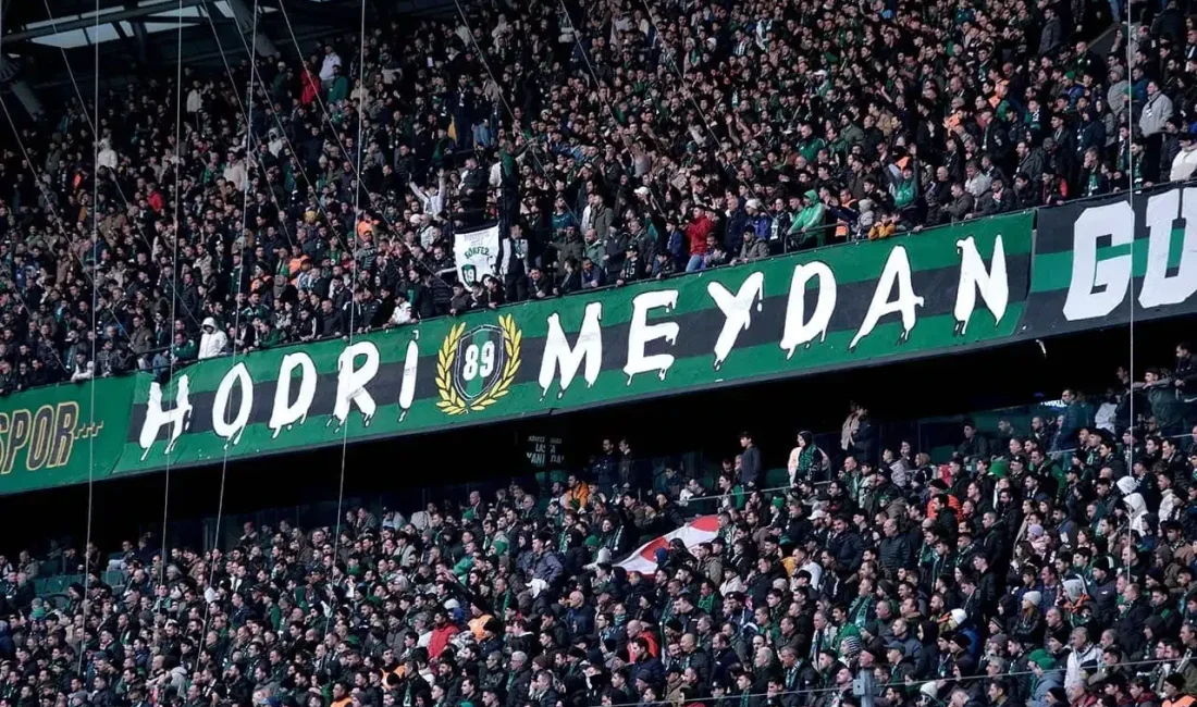 Kocaelispor’un kalbi olan Hodri Meydan taraftar grubu, tribünlerde devrim niteliğinde