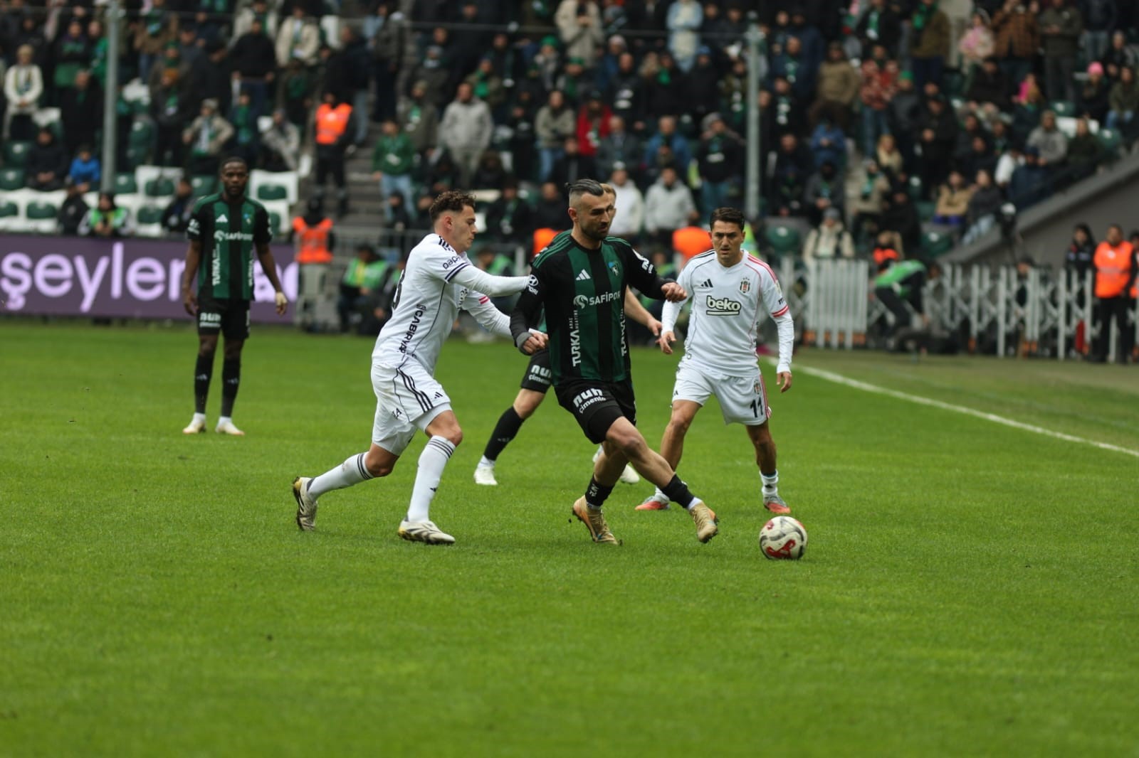 Kocaelispor ligde ikici yarıya daha iyi başladı