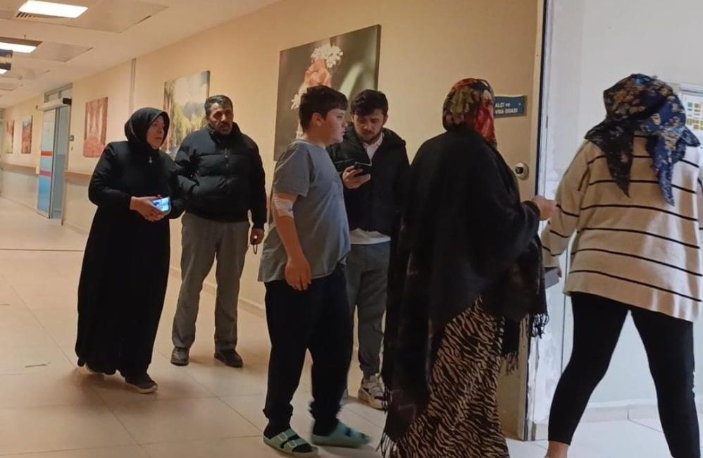 Bursa’nın İnegöl ilçesinde freni boşaldığı iddia edilen otomobilin şarampole uçması