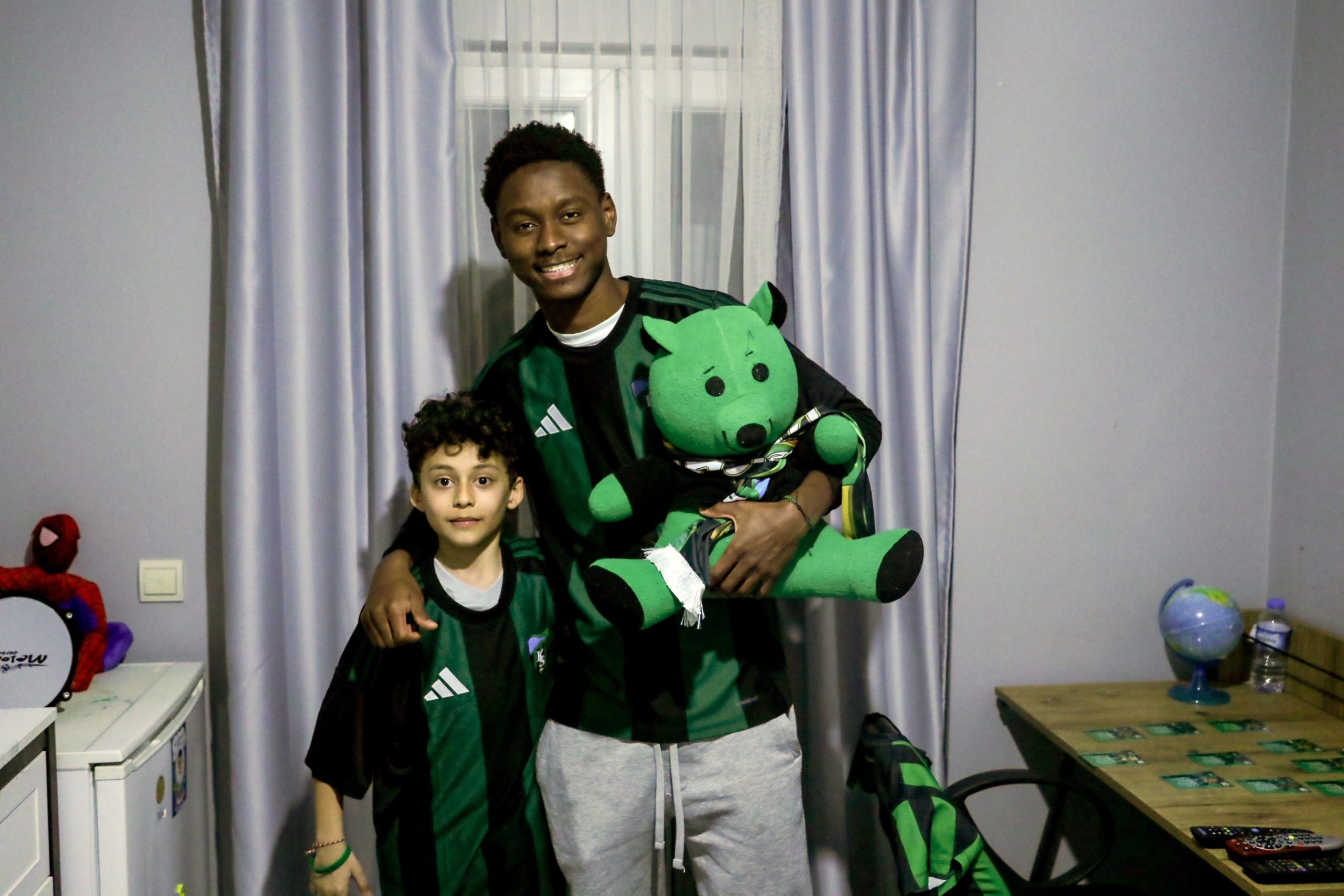 Kocaelispor, "Bu kentte çocuklar Kocaelispor'u tutar" mottosuyla yürüttüğü etkinlikler kapsamında,