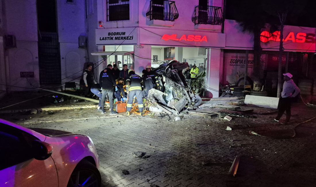 Muğla’nın Bodrum ilçesinde hızla giden otomobil, Bitez Kavşağı’nda kontrolden çıkarak
