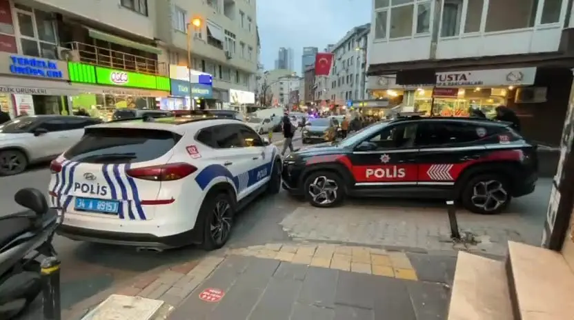 İstanbul Şişli Gülbahar Mahallesi Şehit Ertuğrul Kabataş Caddesi’nde iki kişi