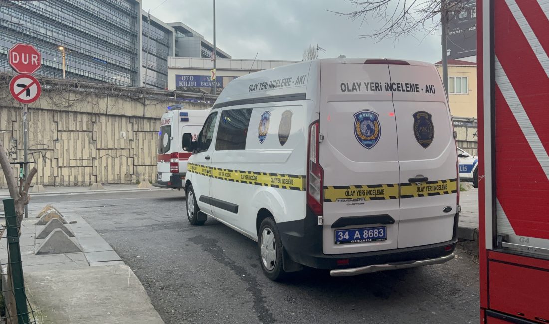 Beyoğlu’nda sabah saatlerine doğru 2 katlı bir binanın giriş katında