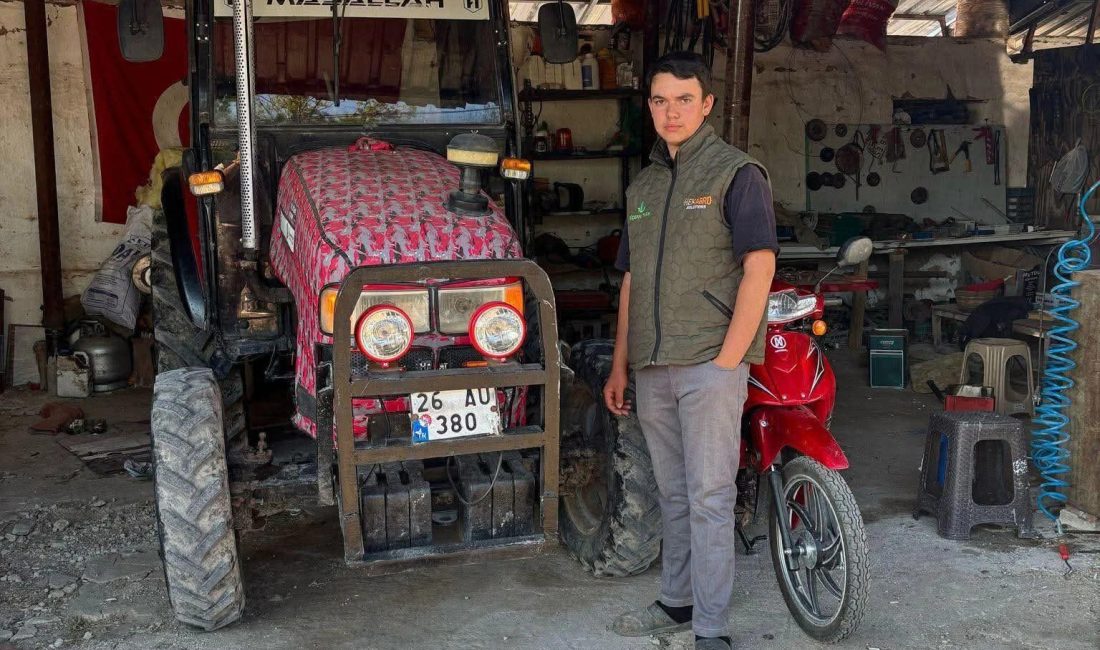 Eskişehir’in Alpu ilçesinde evinin önünde traktör yıkarken elektrik akımına kapılan