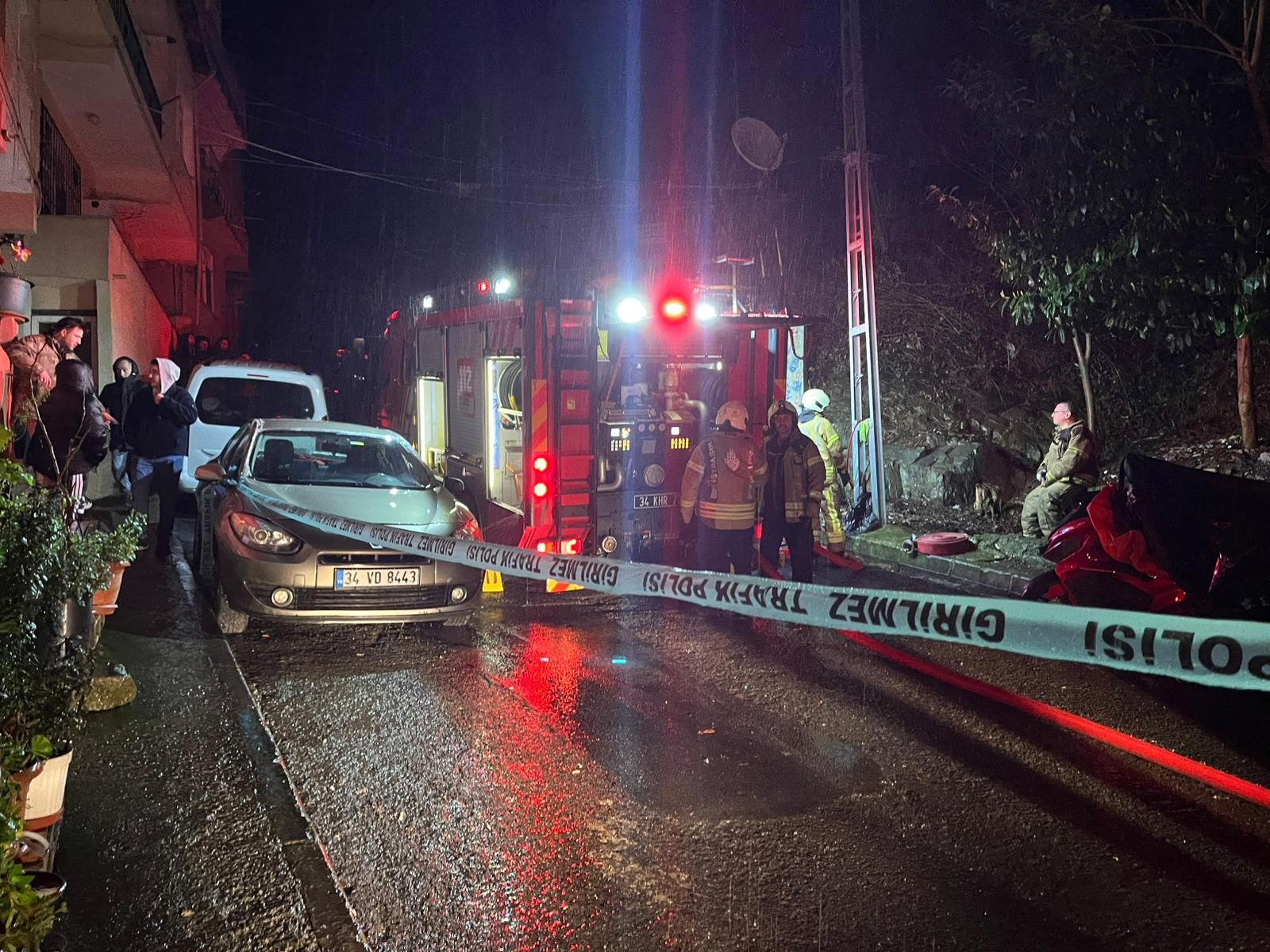 Sarıyer’de iki gecekonduda çıkan yangında anne ve iki çocuğunun da