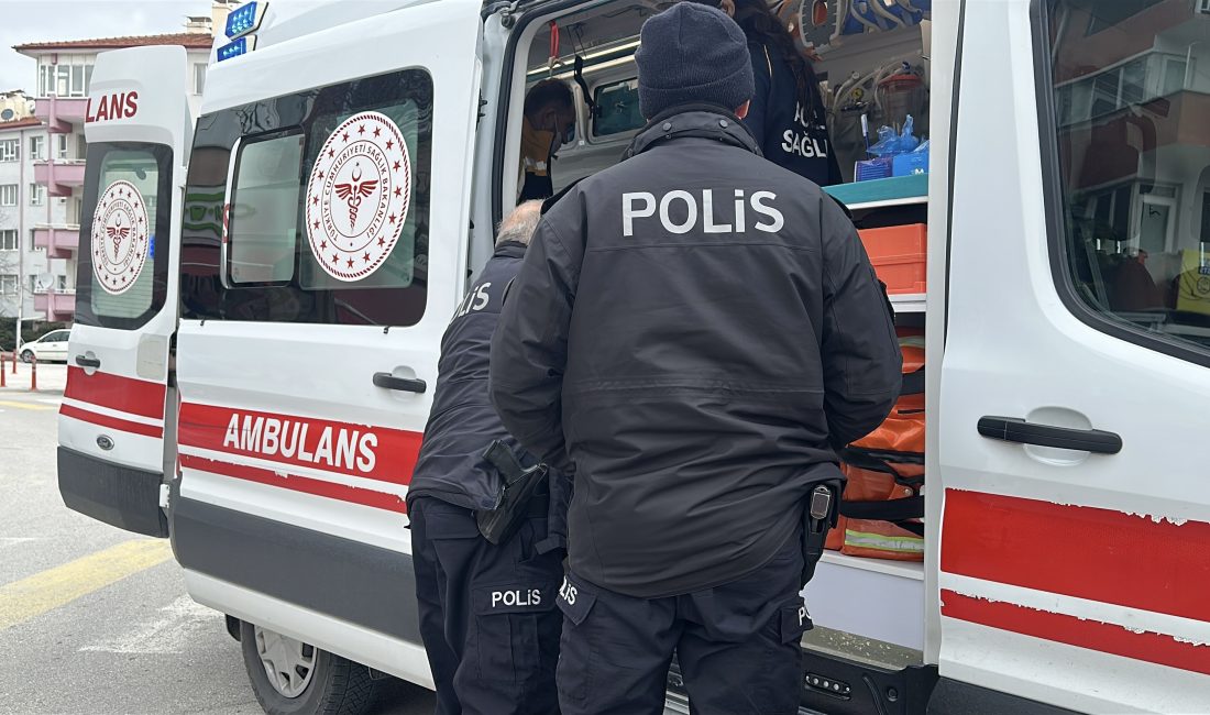 Atatürk Caddesi üzerinde yürüyen iki genç ile 17 yaşındaki bir