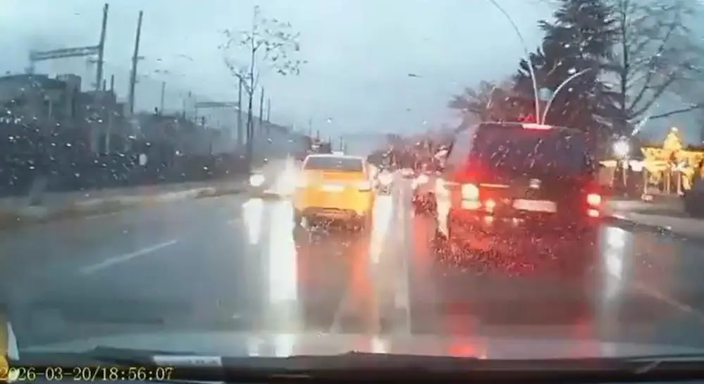 Kocaeli sahil yolunda bayramın birinci günü direksiyon başına geçerek hem