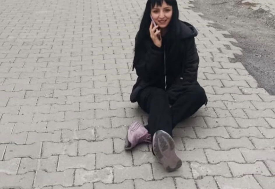Niğde’nin Bor ilçesinde boşanma aşamasındaki eşi tarafından bıçaklı saldırıya uğrayan