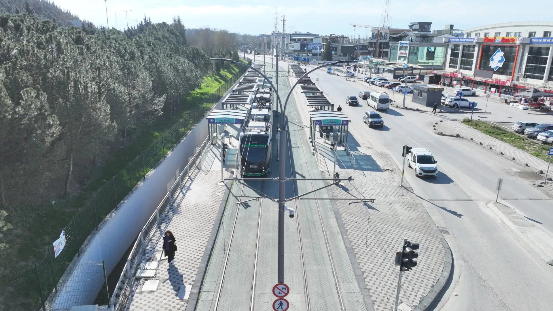 Kocaeli Büyükşehir Belediyesi bir yandan Akçaray Tramvay Hattı’nda günlük yolcu kapasitesini