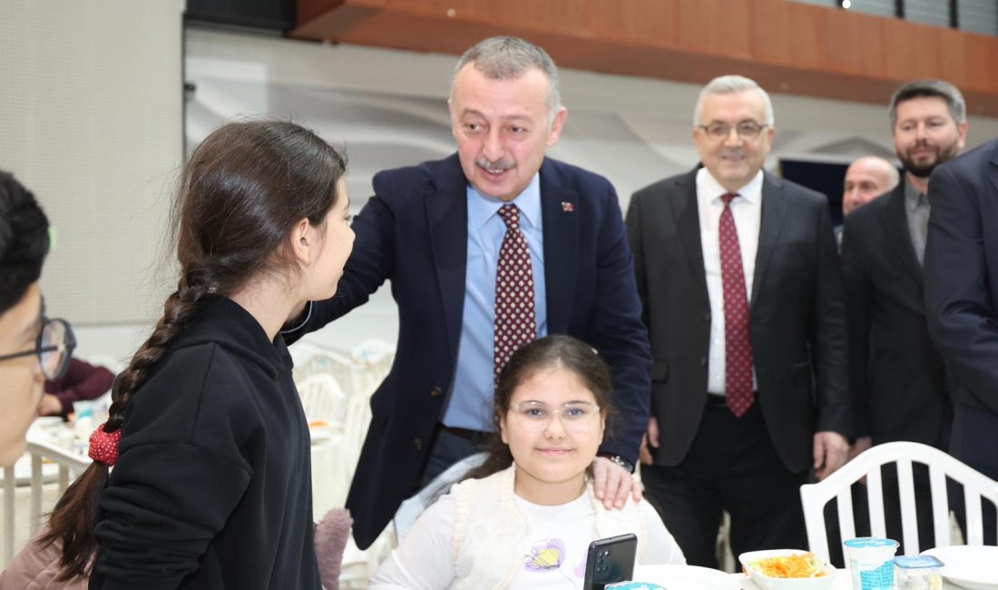 Kocaeli Büyükşehir Belediye Başkanı Tahir Büyükakın, 14 Mart Tıp Bayramı