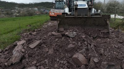 Kocaeli Büyükşehir Belediyesi, altyapı çalışmaları nedeniyle zarar gören yolları kısa