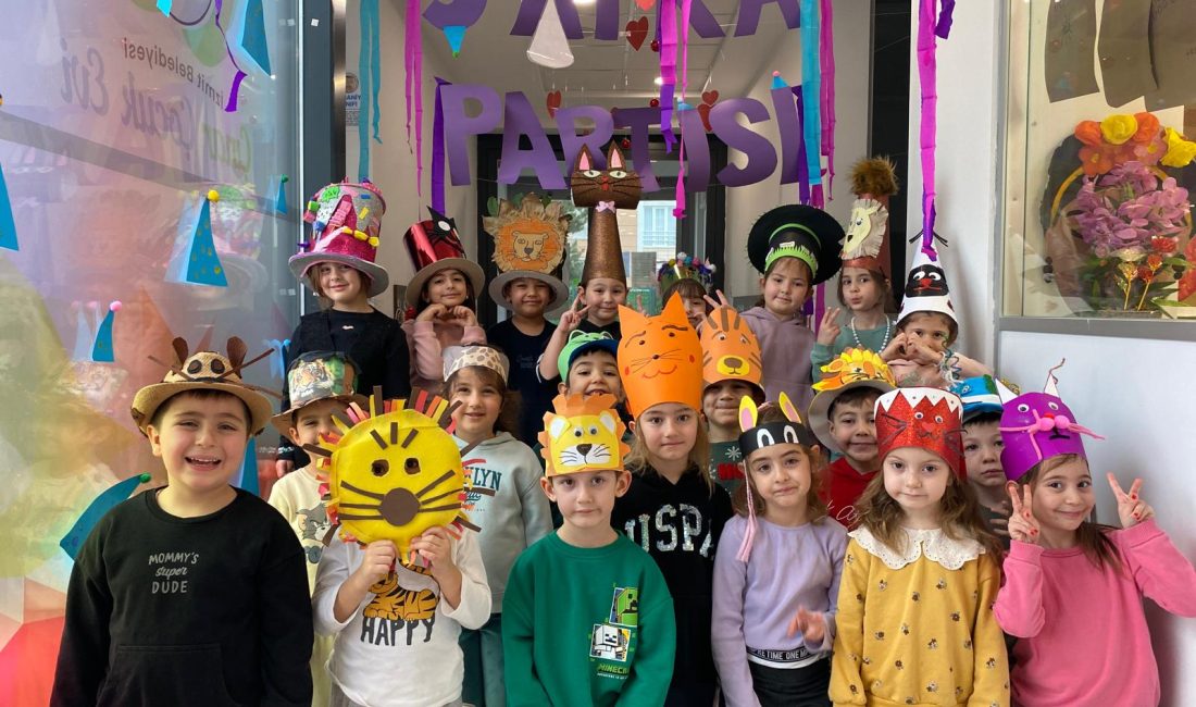 İzmit Belediyesi Çınar Çocuk Evleri’nin 5 şubesinde eş zamanlı olarak